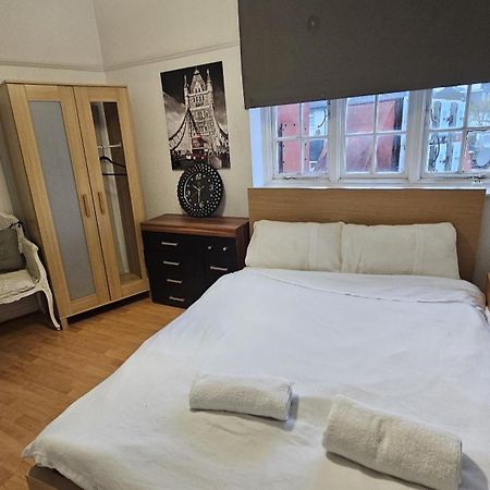 London Edgware Station Apartment Bagian luar foto