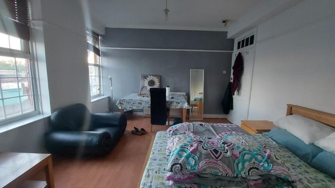 London Edgware Station Apartment Bagian luar foto